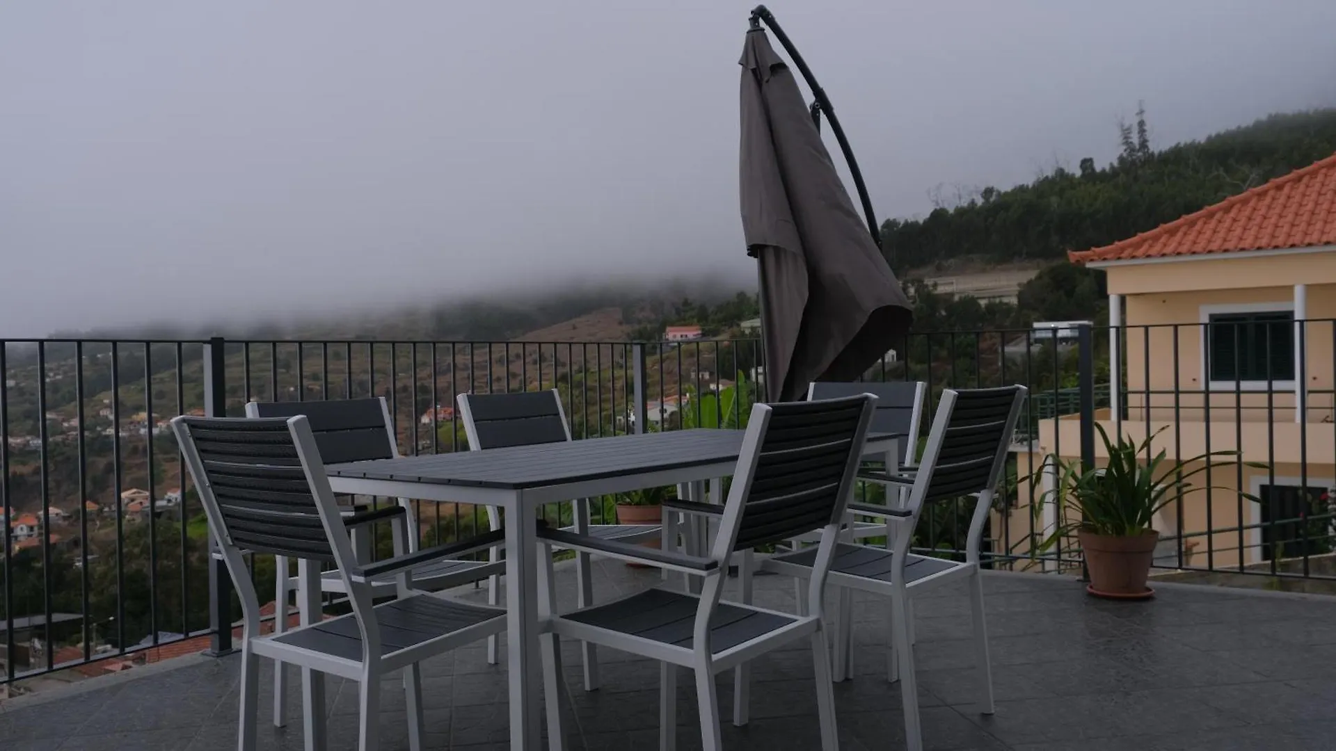 Dom wakacyjny Willa Quinta Do Carmo House With View Calheta  Portugalia